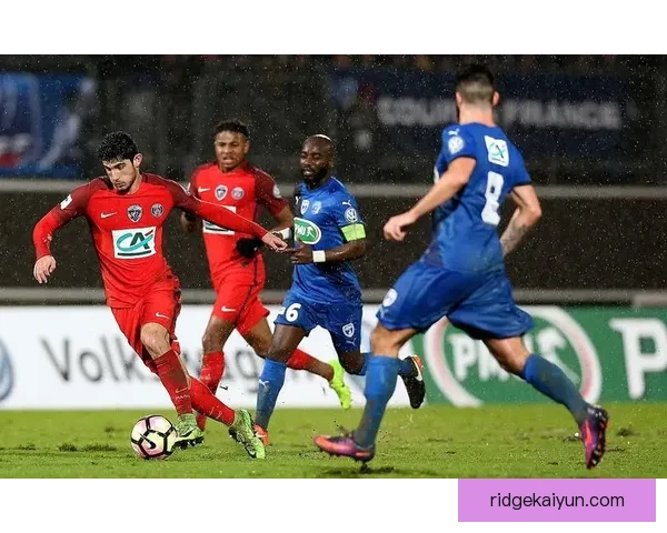 加亚防守能力持续提升，成为球队后防线的重要支柱