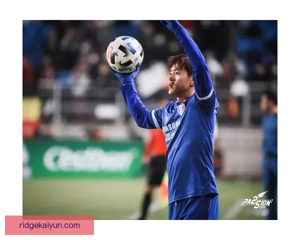 鲁德·古利特近期在足球界的表现备受关注，影响力持续增强